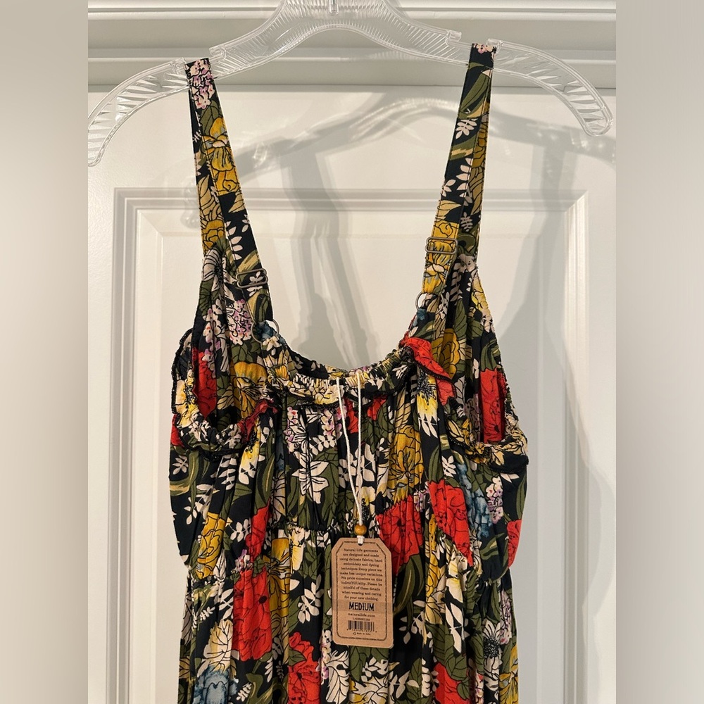 Natural Life, adjustable strap, maxi Size M, NWT